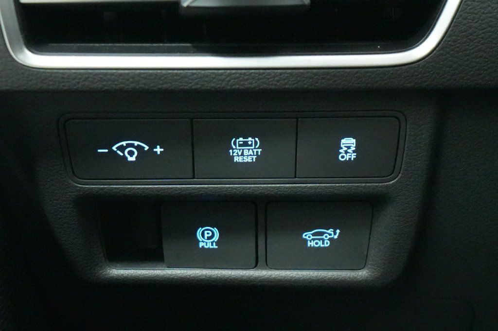 Used 2025 Hyundai Sonata Limited FWD image 43