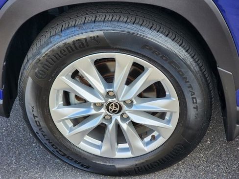 Used 2022 Toyota Corolla Cross LE image 18