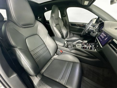 Certified 2023 Porsche Cayenne Coupe image 28