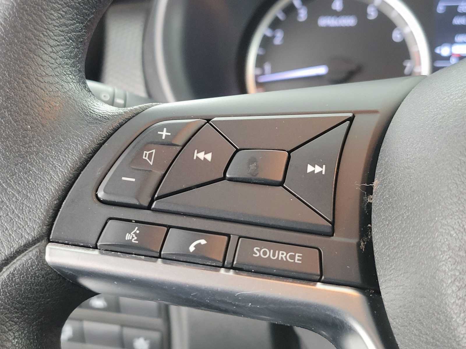 Used 2020 Nissan Kicks S FWD image 27