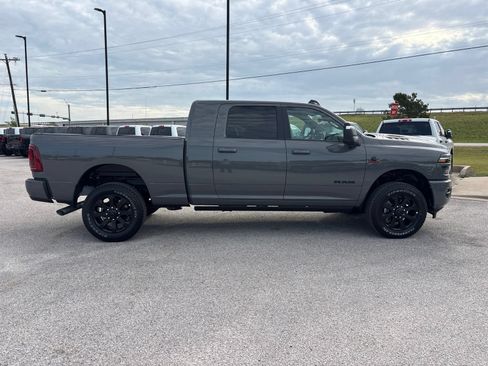 New 2026 RAM 2500 Laramie AWD/4WD image 7