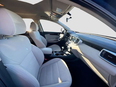 Used 2020 Kia Sorento S image 30