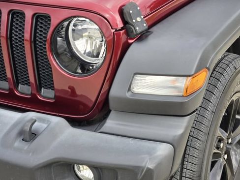 Used 2022 Jeep Wrangler Unlimited Sport AWD/4WD image 9