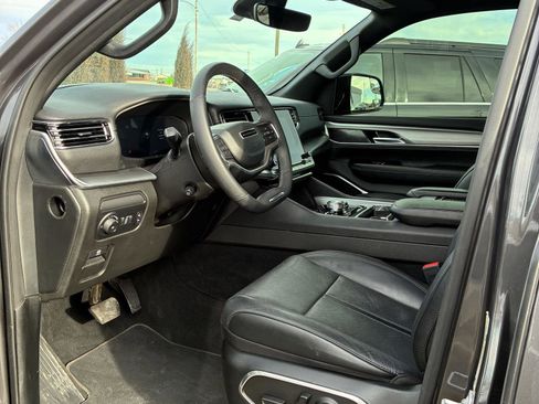 Used 2023 Jeep Wagoneer Series II w/ Convenience Group I image 9