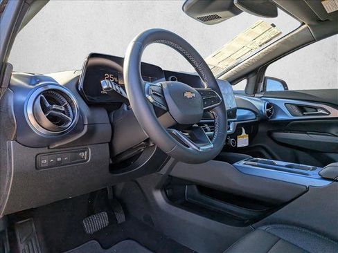 New 2026 Chevrolet Equinox EV LT image 9