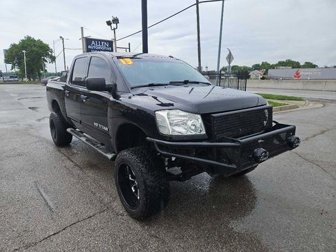 Used 2013 Nissan Titan SV w/ SV Value Truck Pkg AWD/4WD image 8