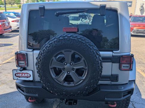 Used 2018 Jeep Wrangler Unlimited Rubicon w/ Max Tow Package AWD/4WD image 40