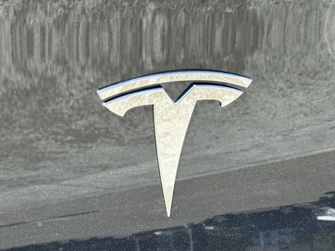 Used 2023 Tesla Model Y Long Range AWD/4WD image 24
