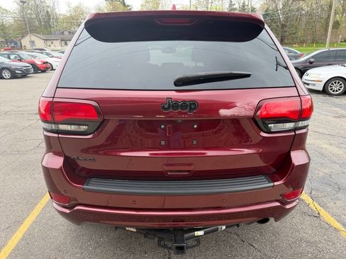 Used 2020 Jeep Grand Cherokee Altitude AWD/4WD image 3