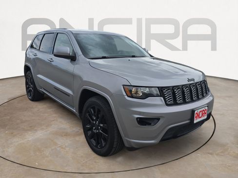 Used 2018 Jeep Grand Cherokee Altitude image 4