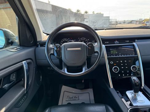 Used 2020 Land Rover Discovery Sport SE image 22