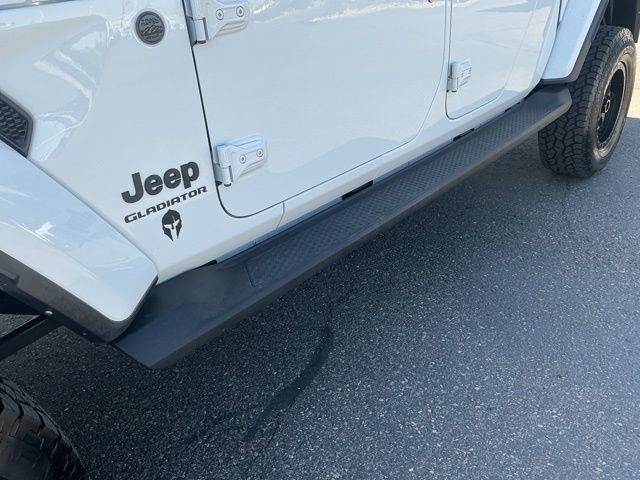 Used 2022 Jeep Gladiator Sport AWD/4WD image 12
