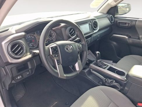 Used 2019 Toyota Tacoma SR5 RWD image 10