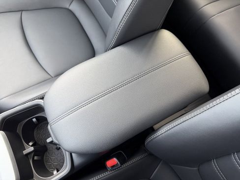 Used 2025 Toyota RAV4 XLE Premium image 25