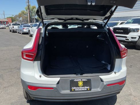 Used 2023 Volvo XC40 Recharge Core AWD/4WD image 25