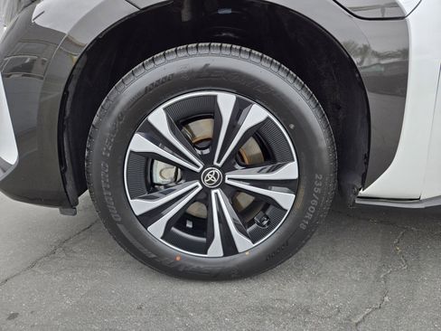 Used 2024 Toyota bZ4X FWD image 33
