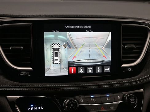 New 2026 Chrysler Pacifica Select AWD/4WD image 13