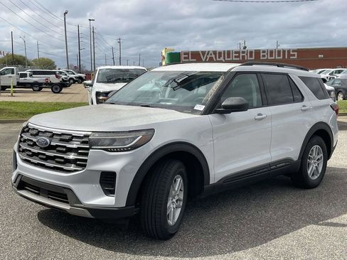 New 2026 Ford Explorer Active image 7
