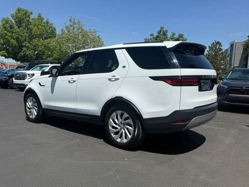 Used 2025 Land Rover Discovery S AWD/4WD image 5