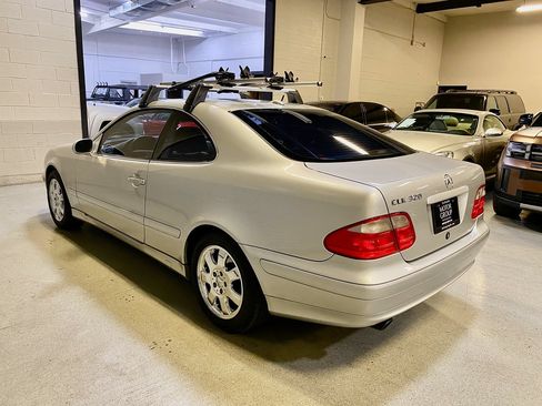 Used 2000 Mercedes-Benz CLK 320 Coupe image 16