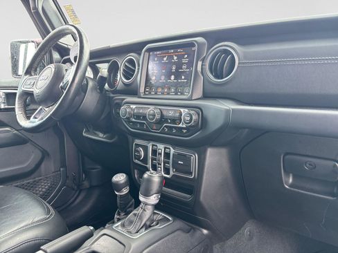 Used 2018 Jeep Wrangler Unlimited Sahara w/ Dual Top Group AWD/4WD image 50