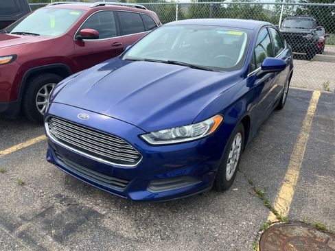 Used 2014 Ford Fusion S FWD image 4