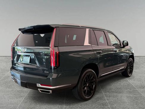 Used 2026 Cadillac Escalade Luxury w/ LPO, Floor Liner Package AWD/4WD image 10