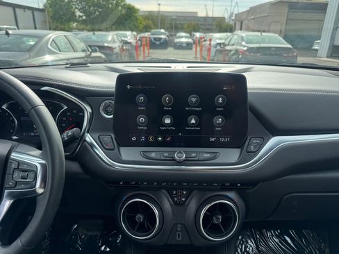 Used 2025 Chevrolet Blazer LT image 21