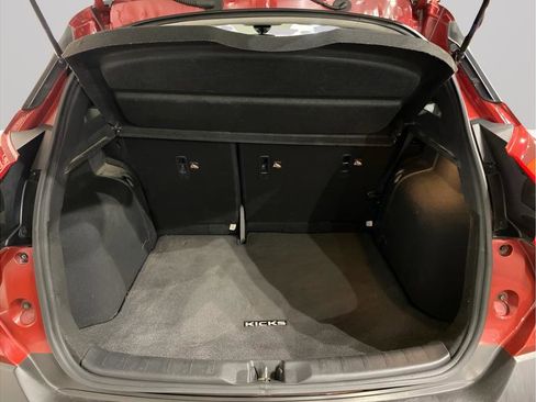 Used 2020 Nissan Kicks SR image 8