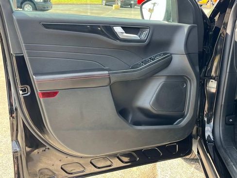 Used 2025 Ford Escape ST-Line image 28