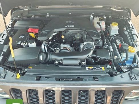 Used 2021 Jeep Gladiator Mojave AWD/4WD image 36