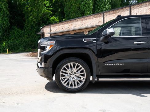 Used 2019 GMC Sierra 1500 Denali w/ Denali Ultimate Package AWD/4WD image 3