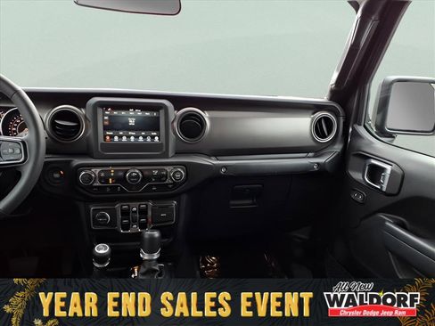 Used 2023 Jeep Gladiator Sport image 13