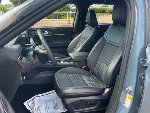Used 2025 Ford Explorer ST-Line w/ Premium Package RWD image 10