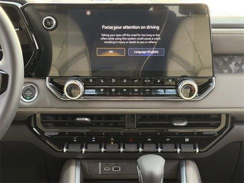 New 2026 Chevrolet Colorado ZR2 w/ Technology Package image 17