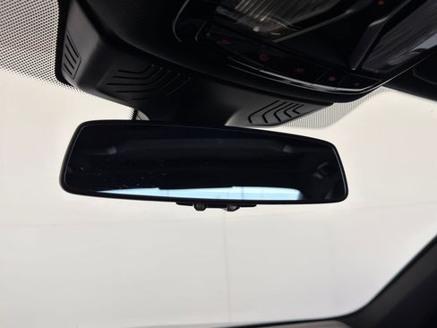 Used 2020 BMW 750i xDrive w/ Executive Package image 19