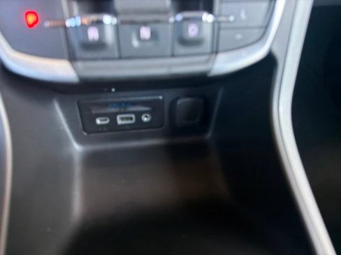 Used 2024 GMC Terrain SLT AWD/4WD image 31