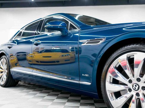 Used 2022 Bentley Flying Spur W12 AWD/4WD image 19