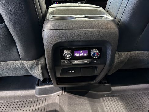 Certified 2024 Chevrolet Traverse RS image 30