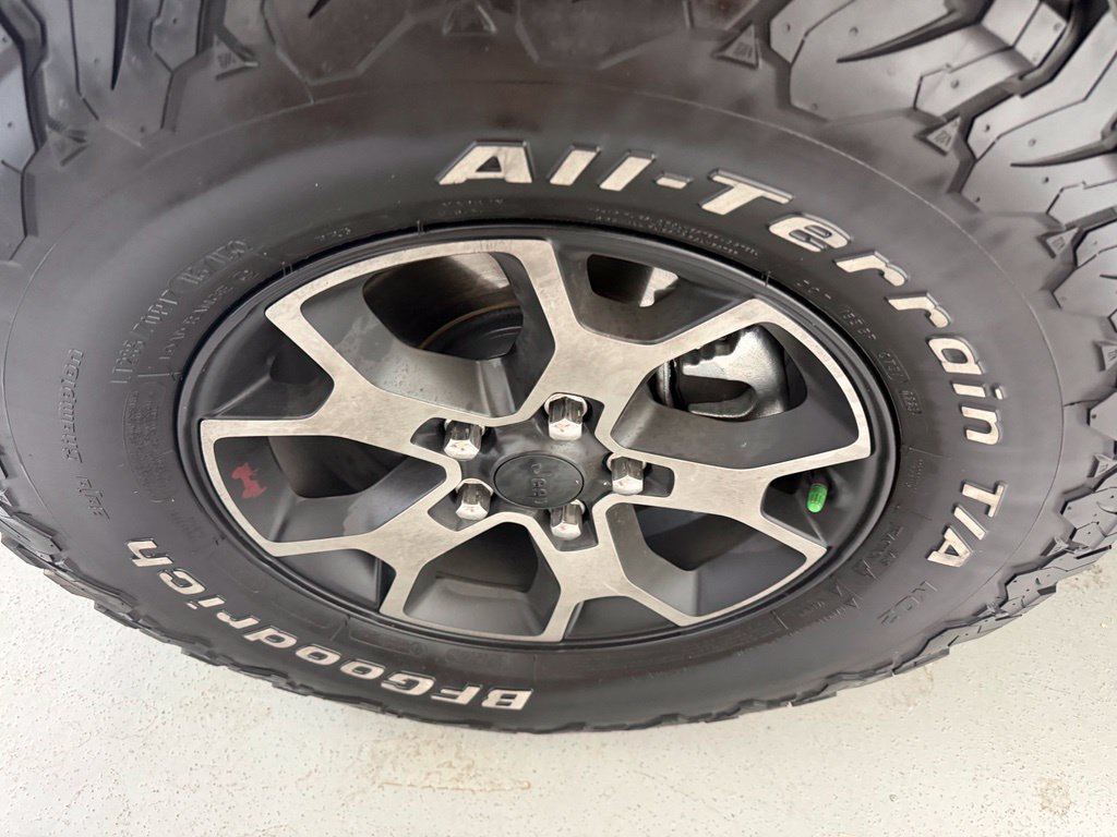 Used 2019 Jeep Wrangler Unlimited Rubicon w/ Dual Top Group AWD/4WD image 9