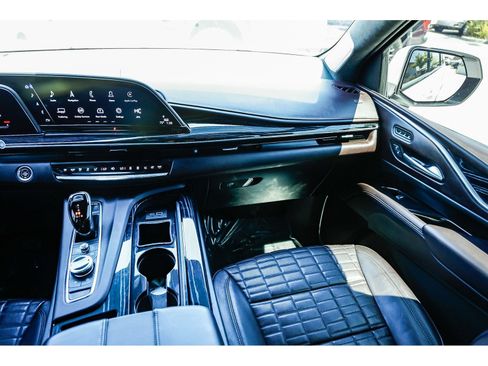 Used 2023 Cadillac Escalade ESV V w/ Heavy-Duty Trailer Package AWD/4WD image 16
