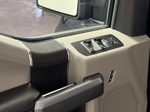 Used 2019 Ford F150 XLT image 15