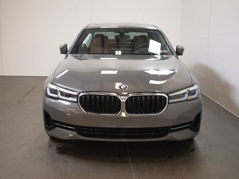 Used 2022 BMW 530i xDrive w/ Premium Package AWD/4WD image 2