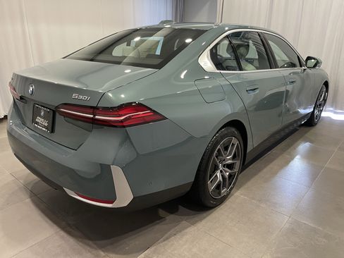 New 2026 BMW 530i xDrive w/ Premium Package image 6
