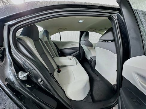 Used 2022 Toyota Corolla LE image 25