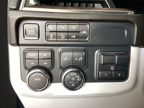 Used 2025 Chevrolet Tahoe Premier w/ Sun And Tow Package AWD/4WD image 73