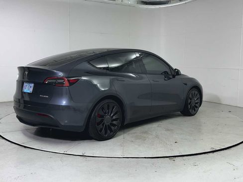 Used 2022 Tesla Model Y Performance image 2