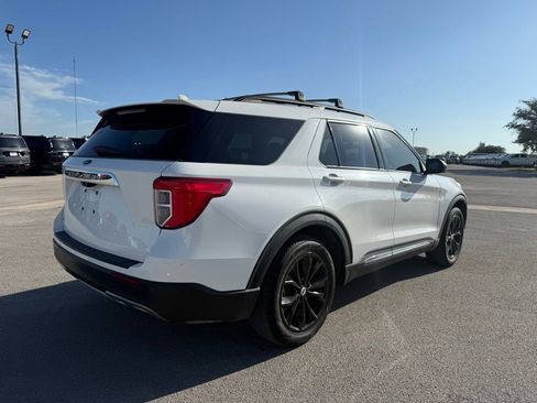 Used 2023 Ford Explorer XLT w/ Equipment Group 202A RWD image 4