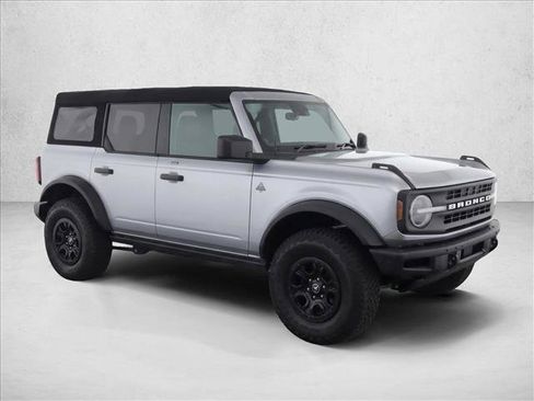 Used 2023 Ford Bronco Black Diamond w/ Sasquatch Package AWD/4WD image 3