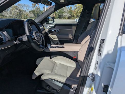 New 2026 Volvo XC90 B6 Ultra w/ Protection Package Premier AWD/4WD image 2